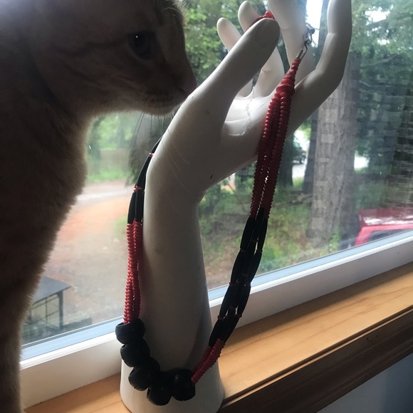 Vibrant wood bead necklace - Picture 9 of 11